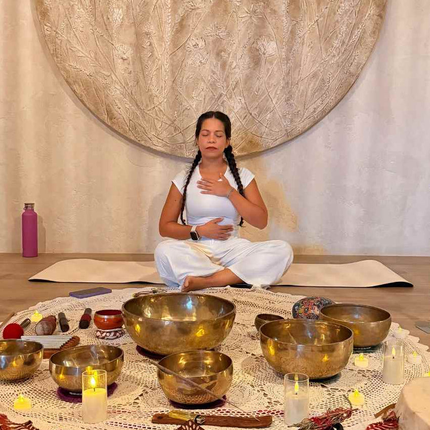 Te espero en Maya Studio, en Sotogrande, donde te ofrezco un espacio tranquilo para desconectar del estrés diario y reconectar contigo mismo.