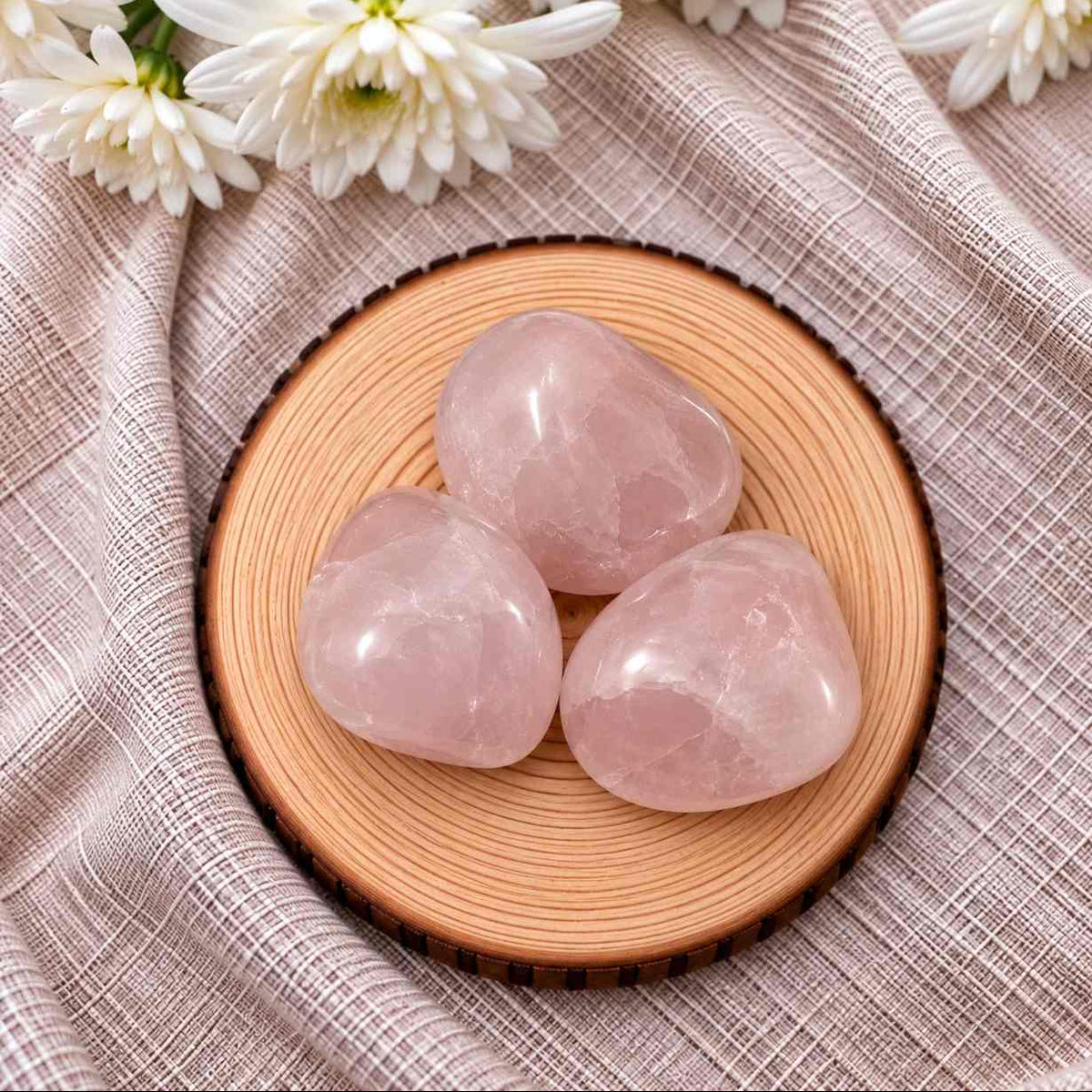 Cuarzo rosa Murano natural en tonos rosados suaves, con brillo delicado y textura lisa, una piedra elegante y única
